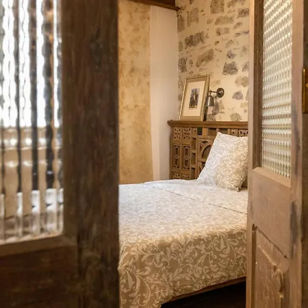 Maison D'or-vert : Atelier Of Medieval Goldsmith Villefranche-de-Rouergue
