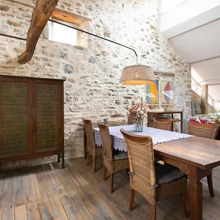 Maison D'or-vert : Atelier Of Medieval Goldsmith Сasa de vacaciones
