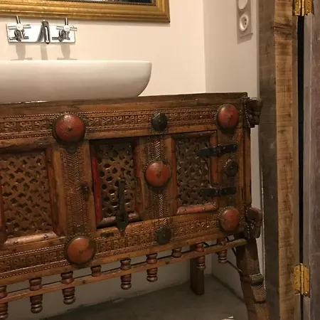 Maison D'or-vert : Atelier Of Medieval Goldsmith Сasa de vacaciones *