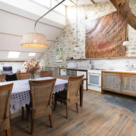 Maison D'or-vert : Atelier Of Medieval Goldsmith *