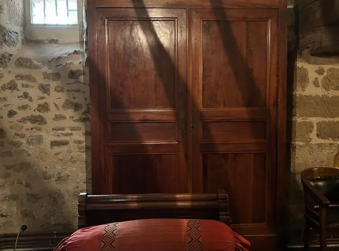 Maison D'or-vert : Atelier Of Medieval Goldsmith Hébergement de vacances Villefranche-de-Rouergue