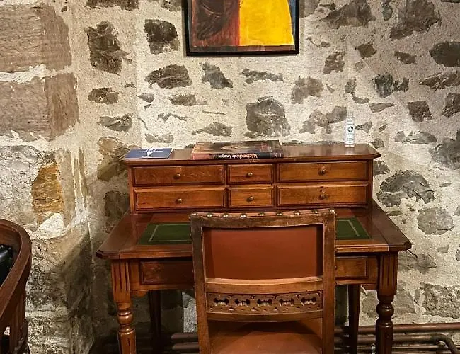 Maison D'or-vert : Atelier Of Medieval Goldsmith Hébergement de vacances Villefranche-de-Rouergue