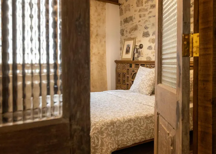 Maison D'or-vert : Atelier Of Medieval Goldsmith Villefranche-de-Rouergue