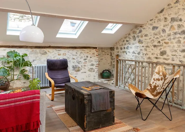 Maison D'or-vert : Atelier Of Medieval Goldsmith *