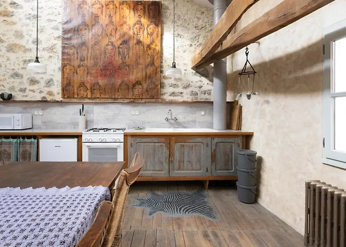 Maison D'or-vert : Atelier Of Medieval Goldsmith Hébergement de vacances *