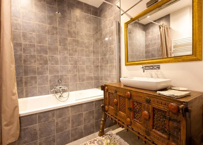 Maison D'or-vert : Atelier Of Medieval Goldsmith Hébergement de vacances Villefranche-de-Rouergue