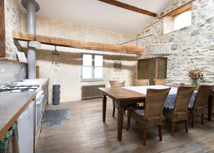 Maison D'or-vert : Atelier Of Medieval Goldsmith